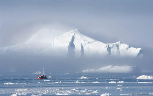 Wallpaper-winter-greenland-mystery in Beautiful Christmas Pictures and Creative Christmas Designs