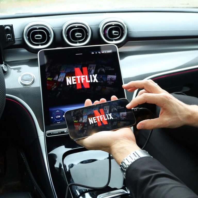 screen mirror netflix on apple carplay